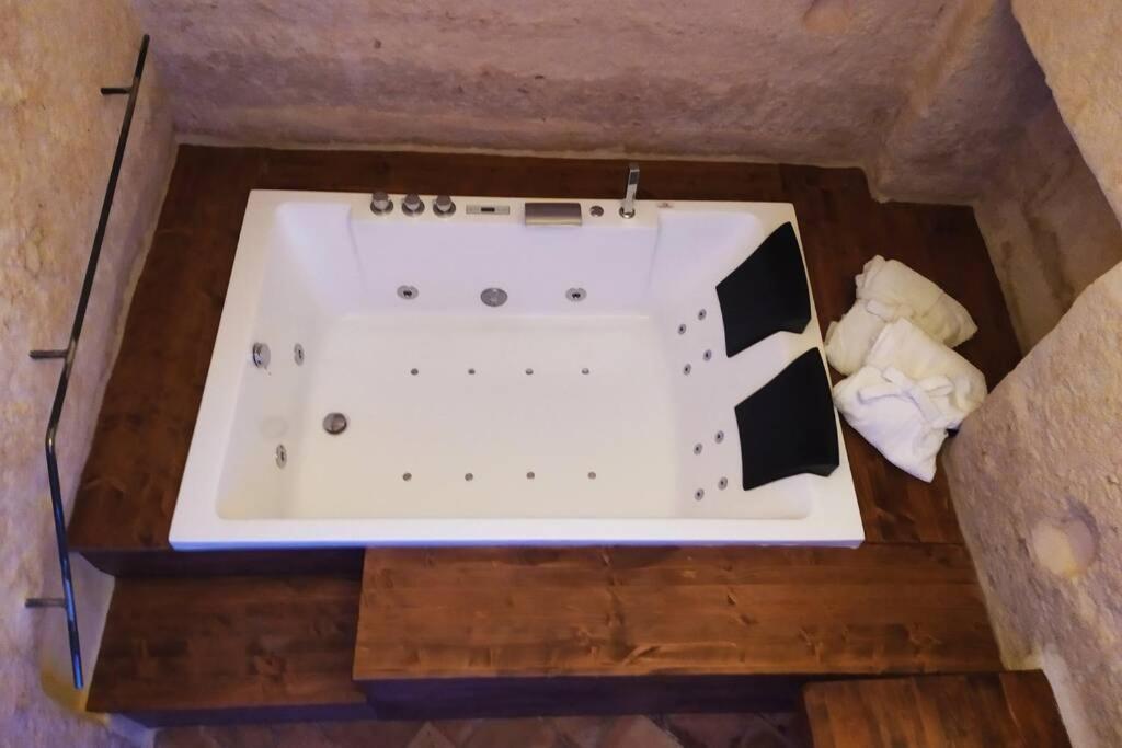 Fornaci 46 Sassi Con Idromassaggio Villa Matera Exterior foto
